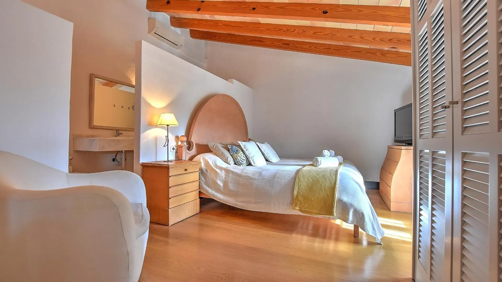 Villa Can Pulit By Slow Villas Selva   Selva (Mallorca)